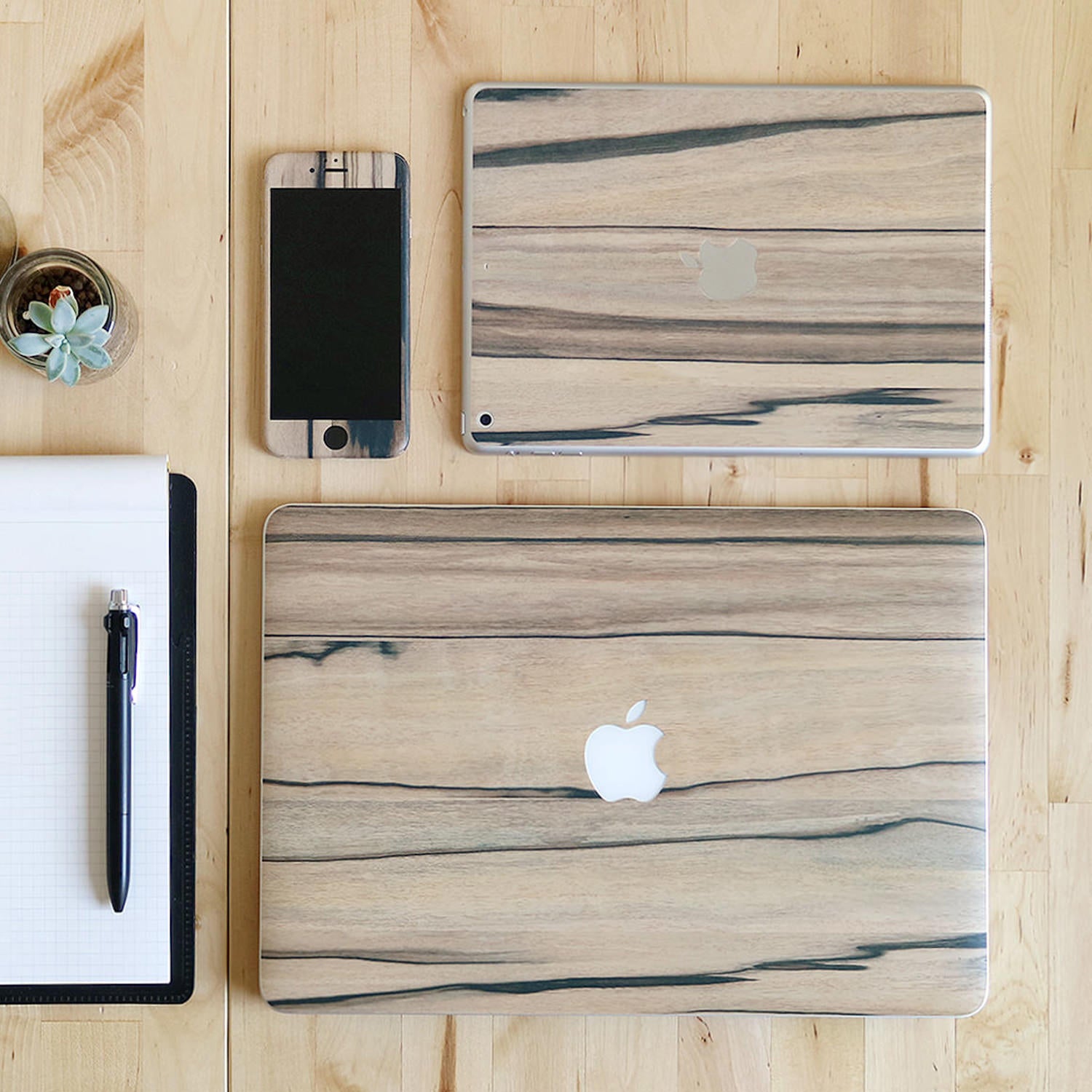 スキンシール MacBook Air 13インチ (2022~2025, M2 M3 M4) パーシモン