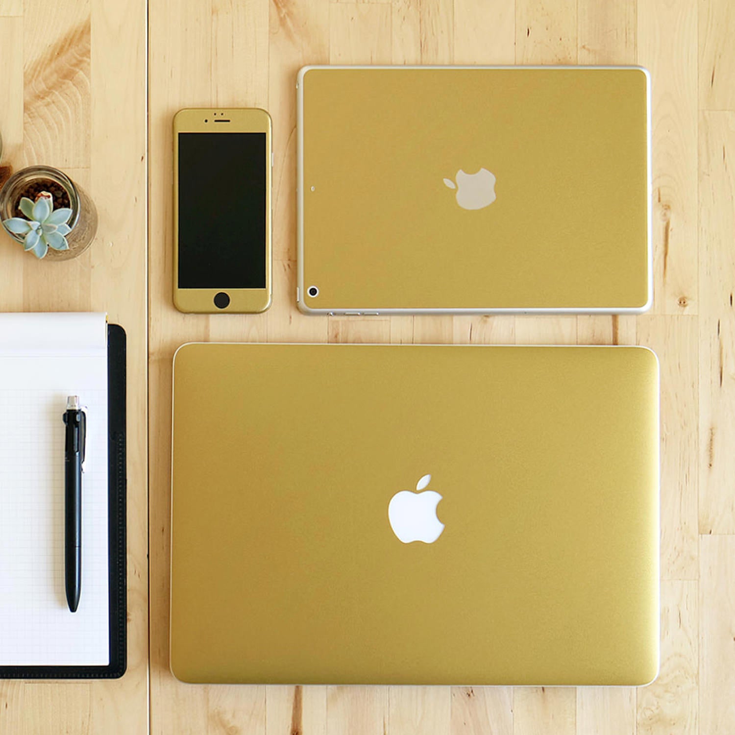 M*店様 ゴールド・シルバー MacBook本体 スキンシール MacBook Pro 13インチ (2020〜2022, M1 M2